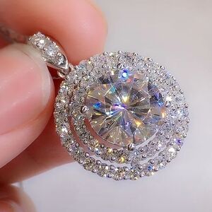 Elegant Silver Crystal Pendant Necklace